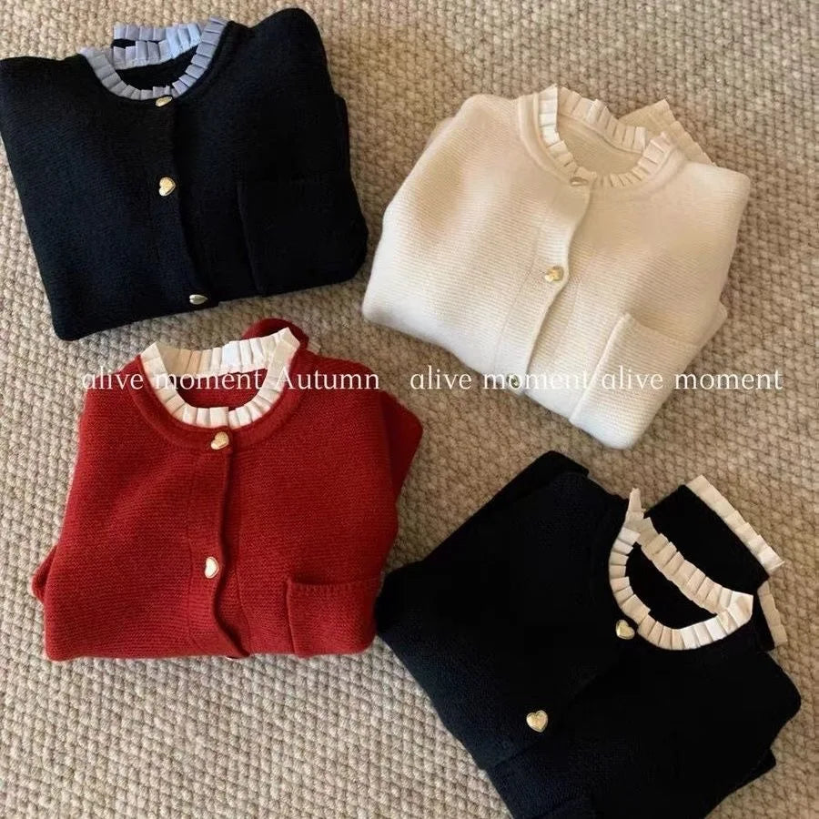 Elegant Knit Cardigan with Buttons – Cozy Chic Women’s Sweater