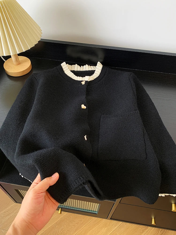 Elegant Knit Cardigan with Buttons – Cozy Chic Women’s Sweater
